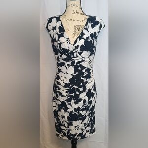 𝘓𝘢𝘶𝘳𝘦𝘯 𝘙𝘢𝘭𝘱𝘩 𝘓𝘢𝘶𝘳𝘦𝘯 𝘞𝘩𝘪𝘵/𝘉𝘭𝘢𝘤𝘬 𝘍𝘭𝘰𝘳𝘢𝘭 𝘋𝘳𝘦𝘴𝘴